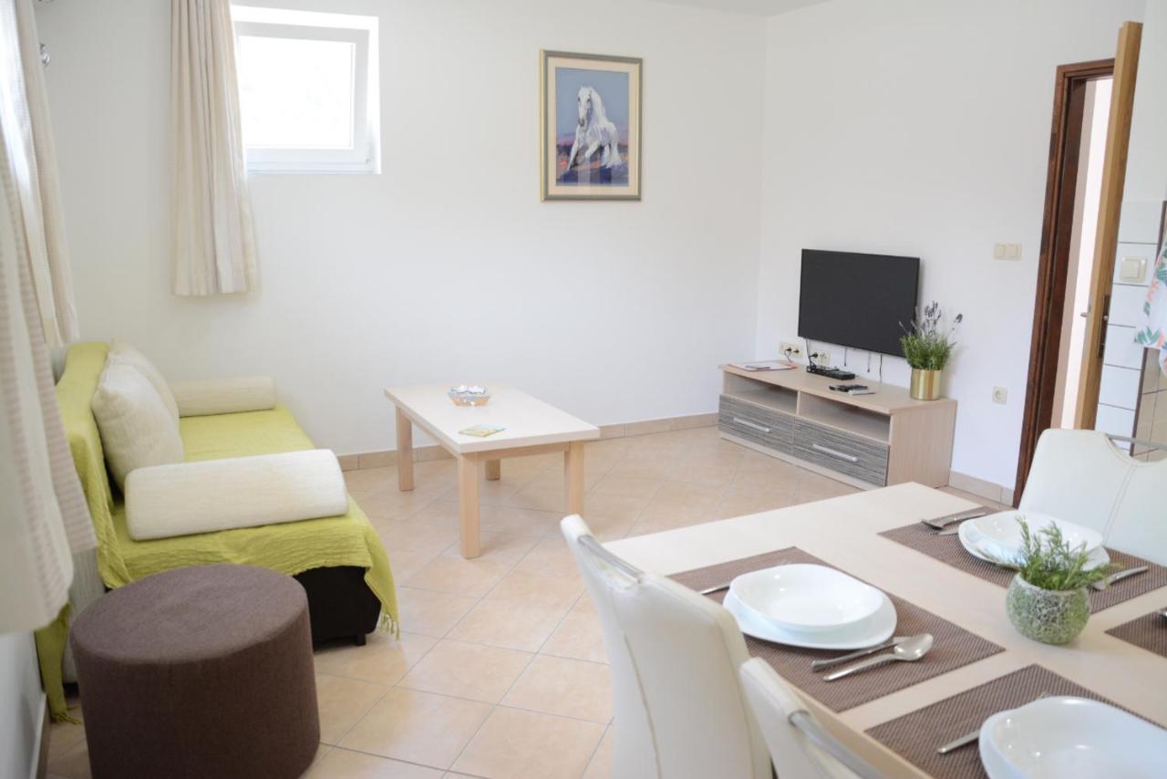 Apartments Marina Ražanac Dış mekan fotoğraf